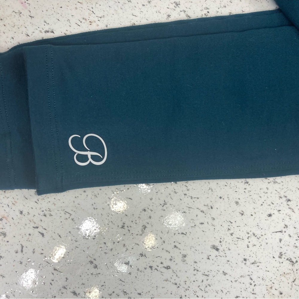 Bombshell Sportswear Sexy Back leggings - Picture 5 of 8